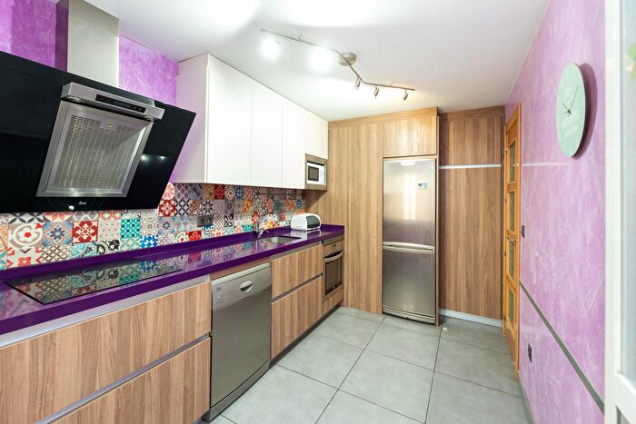 Casas en venta y pisos alquiler - 2