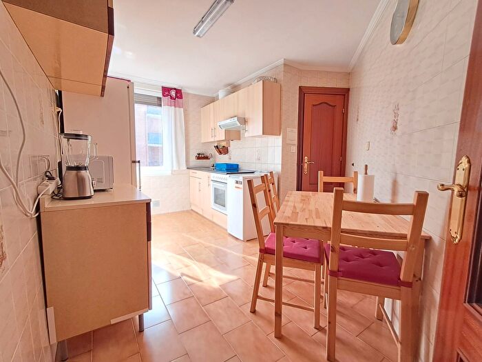 Casas en venta y pisos alquiler - 2