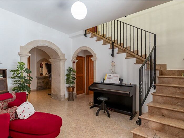 Casas en venta y pisos alquiler - 1