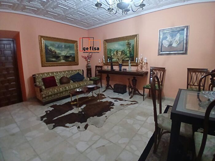 Casas en venta y pisos alquiler - 3
