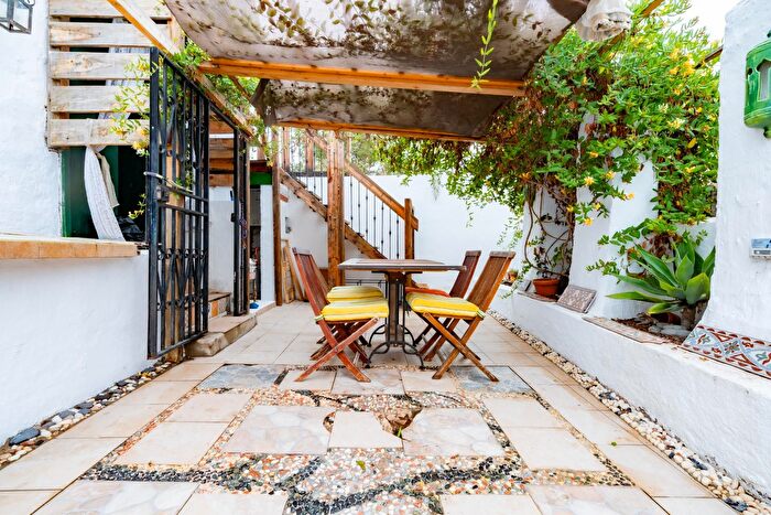 Casas en venta y pisos alquiler - 2