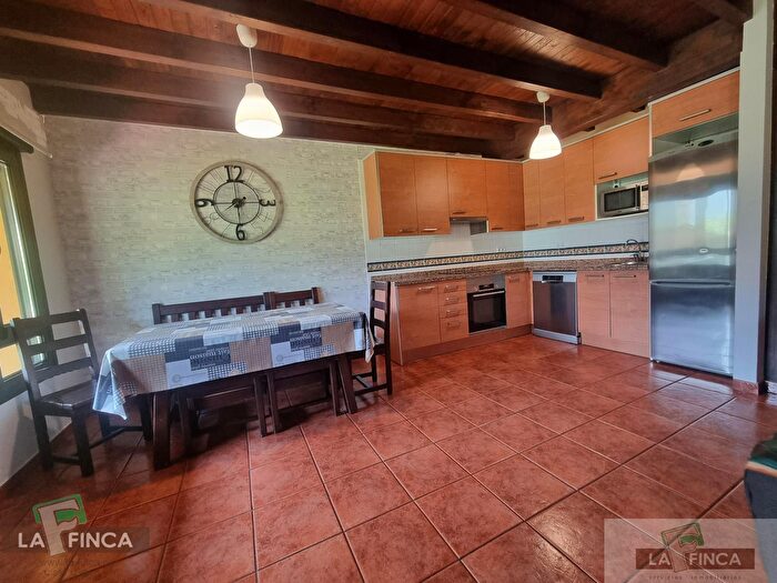 Casas en venta y pisos alquiler - 2