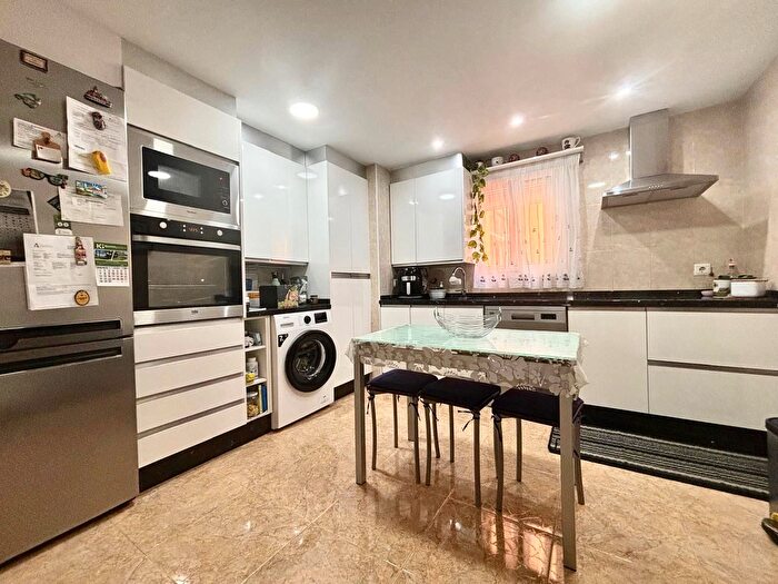 Casas en venta y pisos alquiler - 2