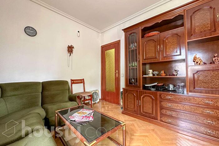 Casas en venta y pisos alquiler - 3