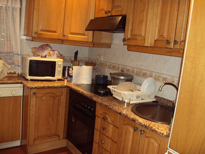 Casas en venta y pisos alquiler - 3