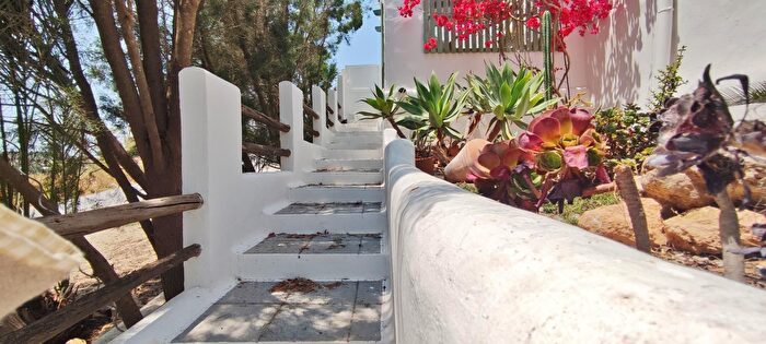 Casa en venta en Rodalquilar La Isleta, Níjar de 6 habitaciones