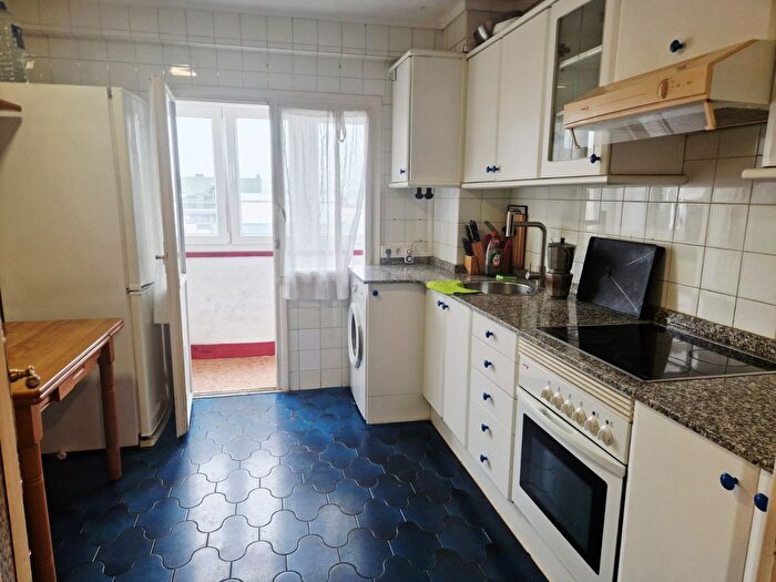 Casas en venta y pisos alquiler - 2