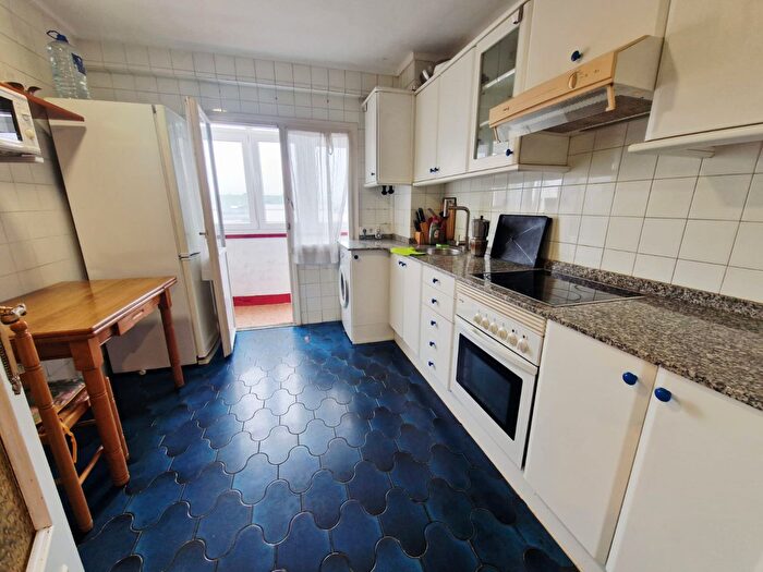 Casas en venta y pisos alquiler - 1