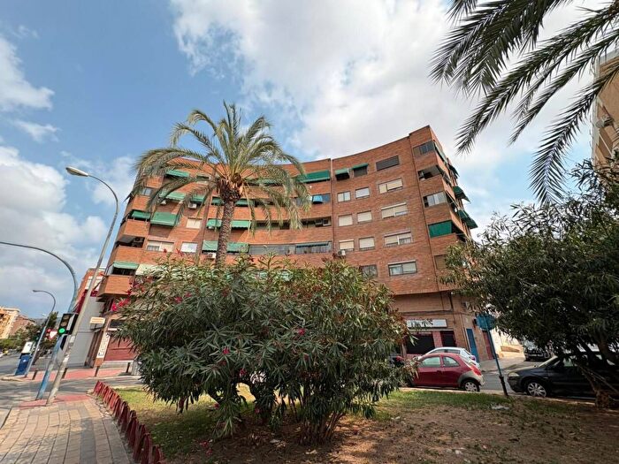 Piso en venta en Campoamor Altozano, Campoamor de 3 habitaciones