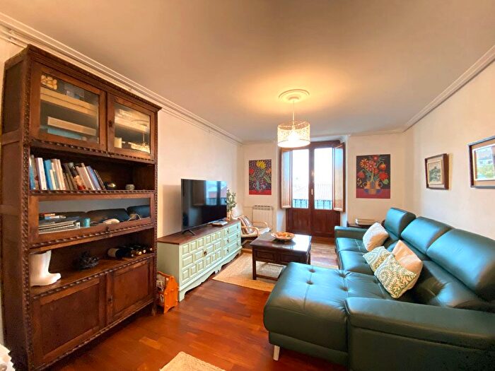 Casas en venta y pisos alquiler - 1