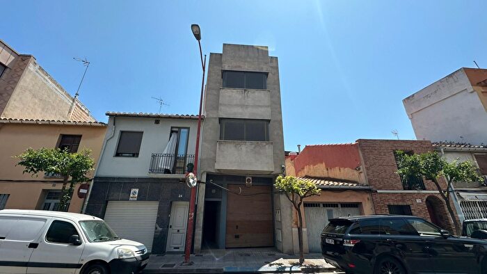 Casas en venta y pisos alquiler - 1