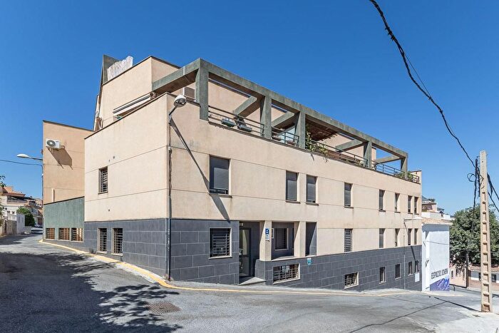 Piso en venta en Barrio de la Vega, Monachil de 2 habitaciones