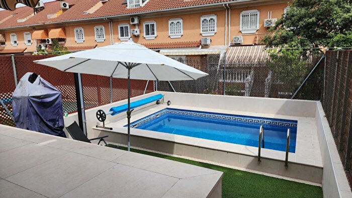 Casas en venta y pisos alquiler - 1