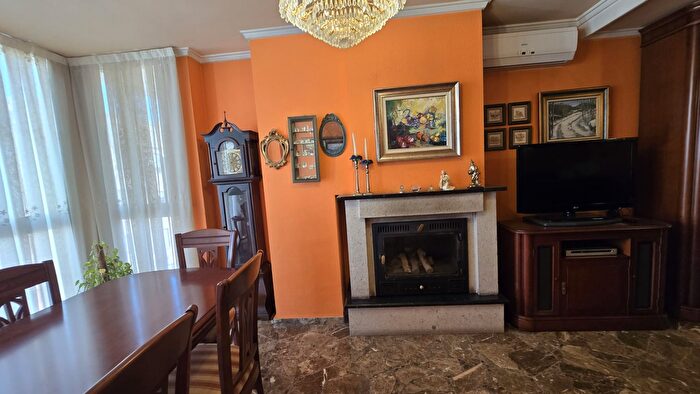 Casas en venta y pisos alquiler - 3