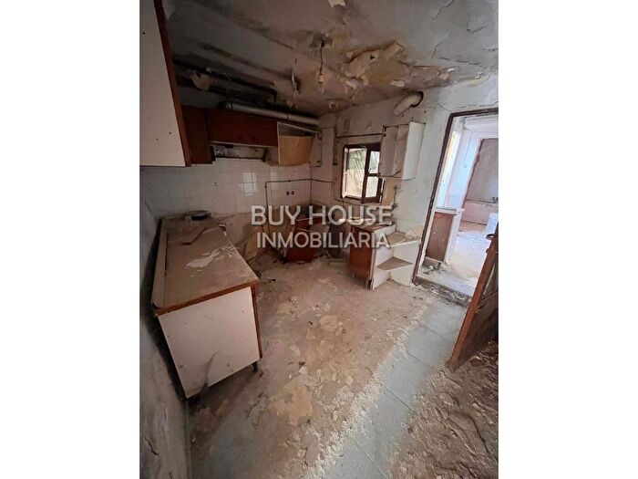 Casas en venta y pisos alquiler - 3