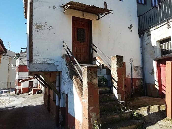 Casas en venta y pisos alquiler - 3