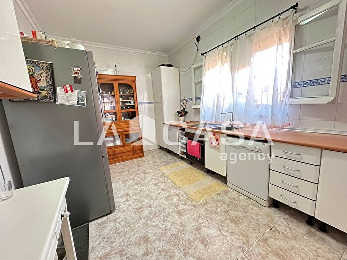 Casas en venta y pisos alquiler - 2
