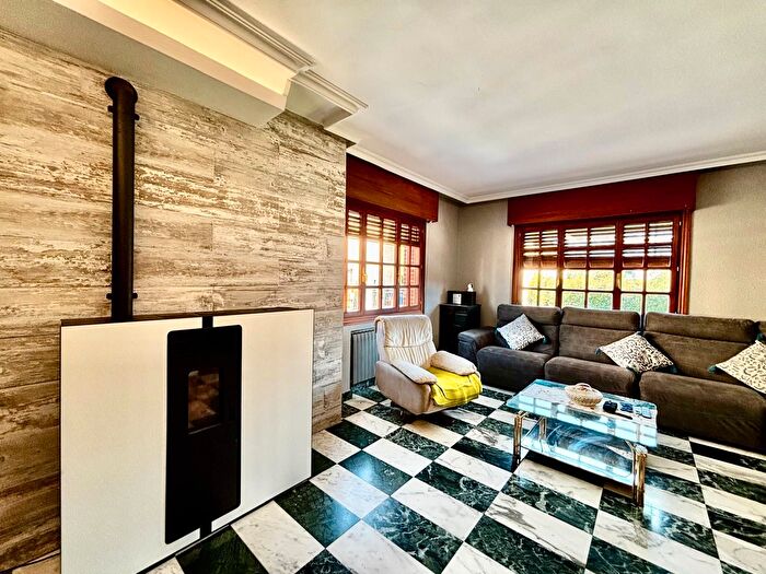 Casas en venta y pisos alquiler - 3
