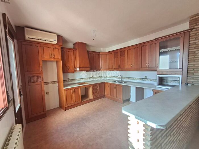 Casas en venta y pisos alquiler - 2