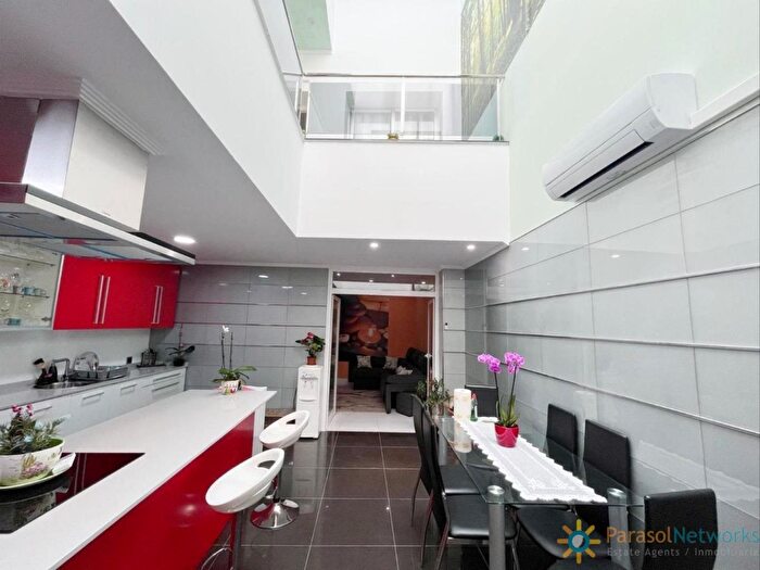 Casas en venta y pisos alquiler - 3
