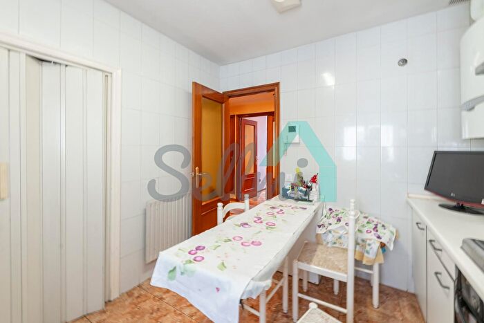Casas en venta y pisos alquiler - 2