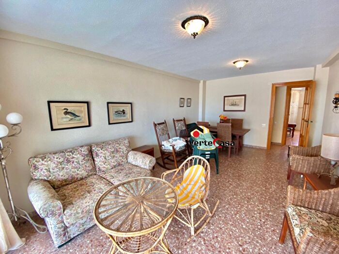 Casas en venta y pisos alquiler - 2