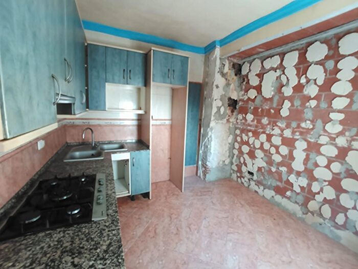 Casas en venta y pisos alquiler - 3