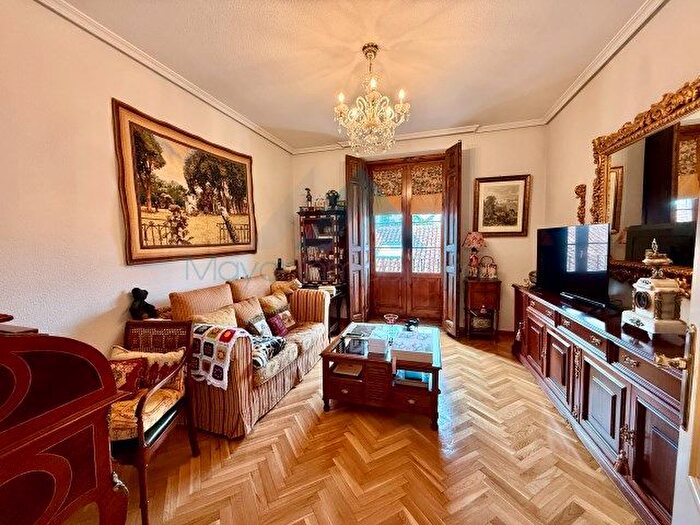 Casas en venta y pisos alquiler - 1