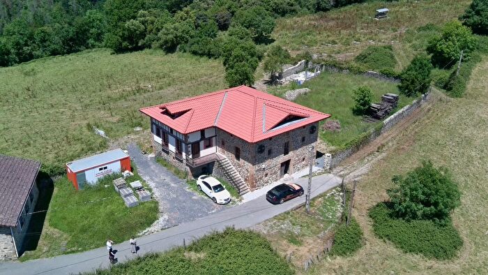 Casa en venta en Sopuerta, Bizkaia de 5 habitaciones