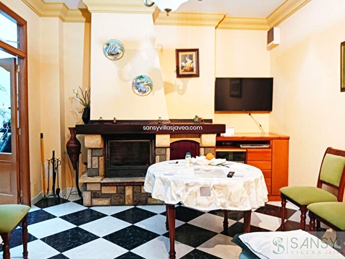 Casas en venta y pisos alquiler - 3
