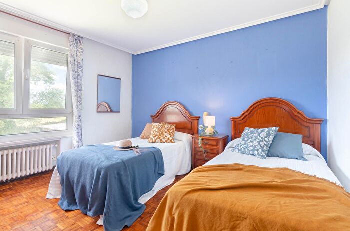 Casas en venta y pisos alquiler - 2