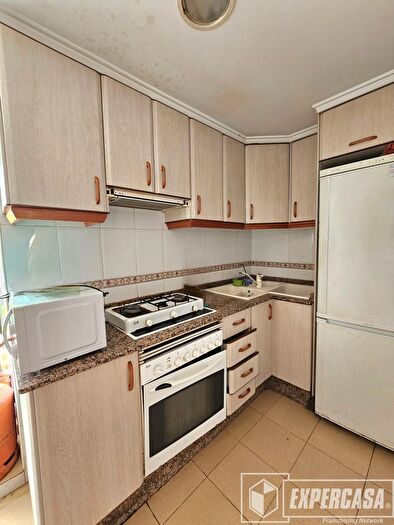 Casas en venta y pisos alquiler - 3