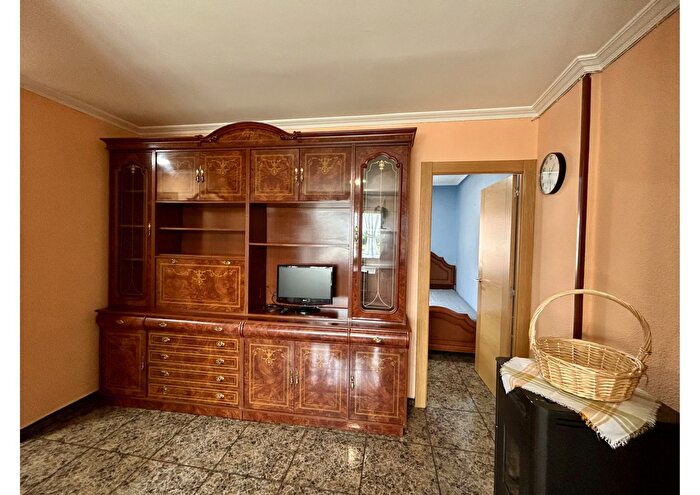Casas en venta y pisos alquiler - 3