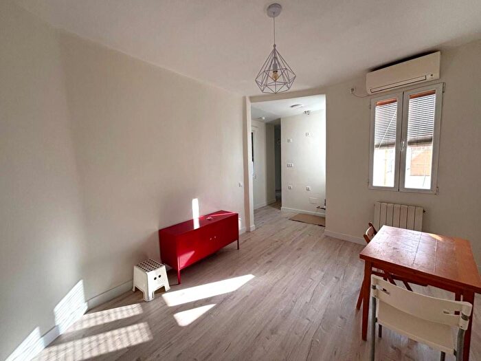 Casas en venta y pisos alquiler - 1