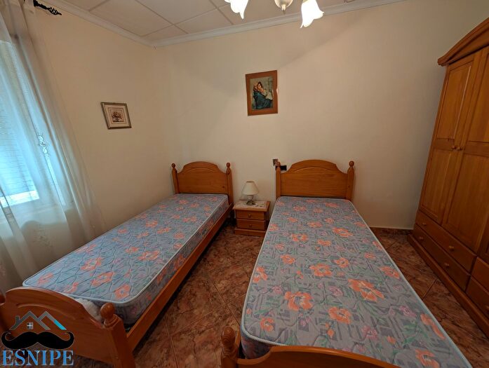 Casas en venta y pisos alquiler - 3