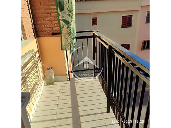 Casas en venta y pisos alquiler - 1