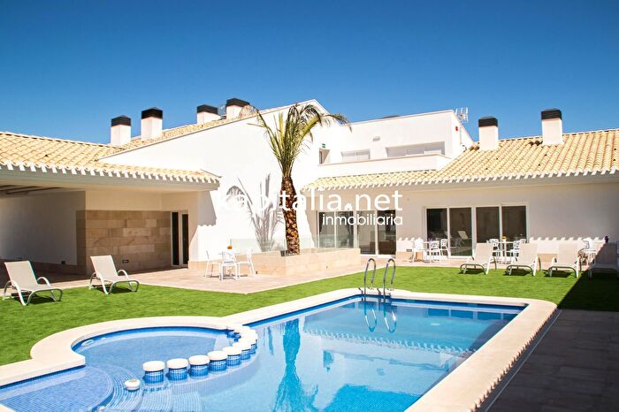 Casas en venta y pisos alquiler - 3