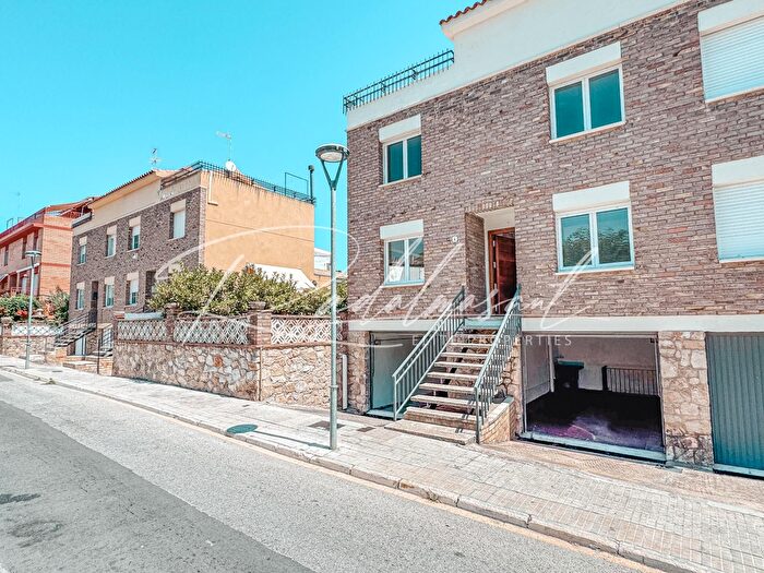 Casas en venta y pisos alquiler - 1