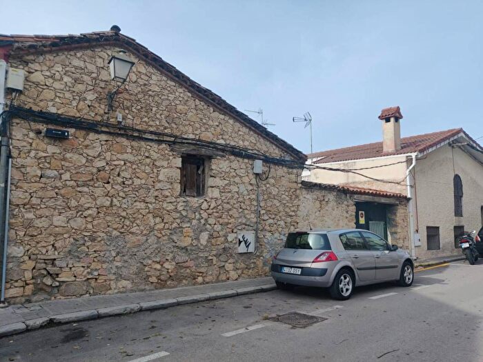 Casas en venta y pisos alquiler - 1