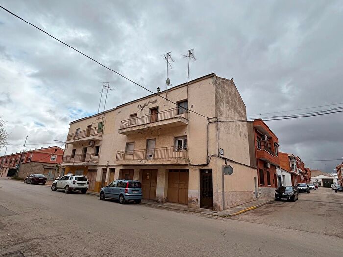 Casas en venta y pisos alquiler - 1