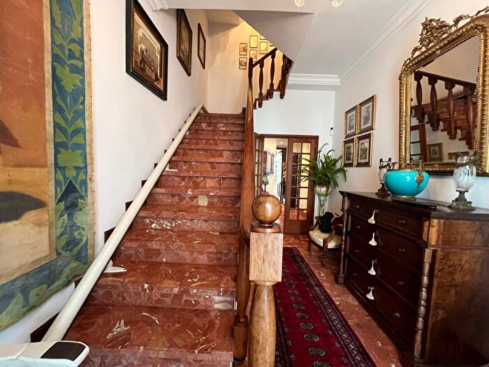 Casas en venta y pisos alquiler - 3