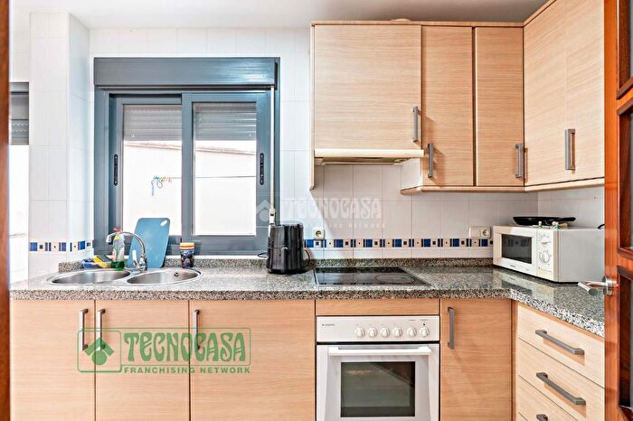 Casas en venta y pisos alquiler - 3