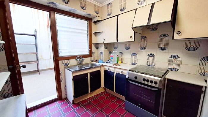 Casas en venta y pisos alquiler - 1