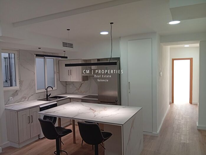 Casas en venta y pisos alquiler - 1