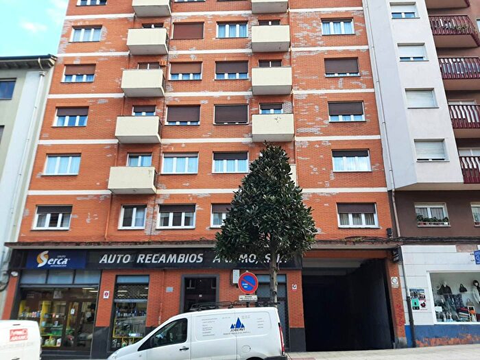 Casas en venta y pisos alquiler - 1