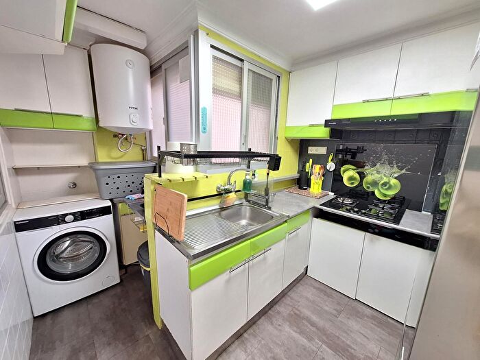 Casas en venta y pisos alquiler - 1