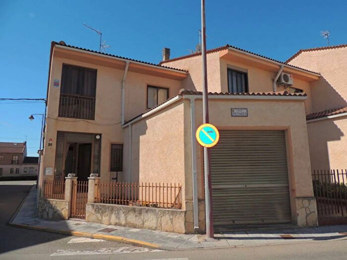 Casas en venta y pisos alquiler - 1