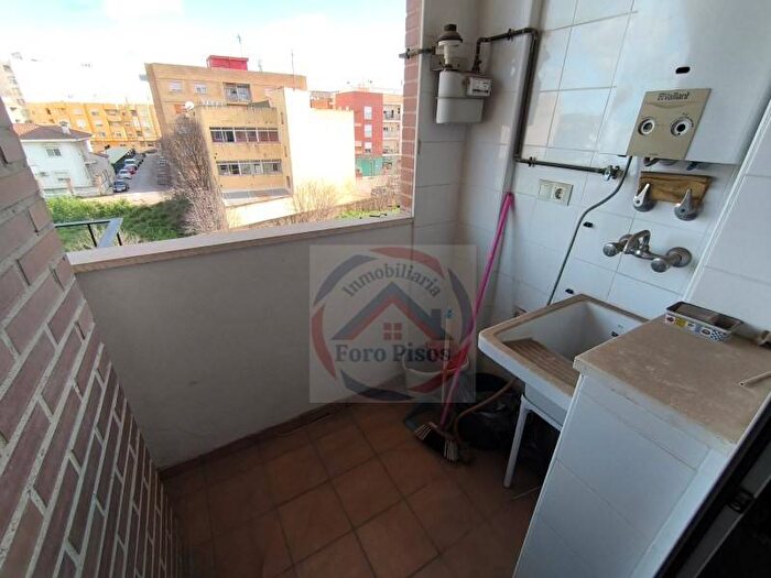 Casas en venta y pisos alquiler - 3