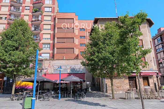 Casas en venta y pisos alquiler - 1
