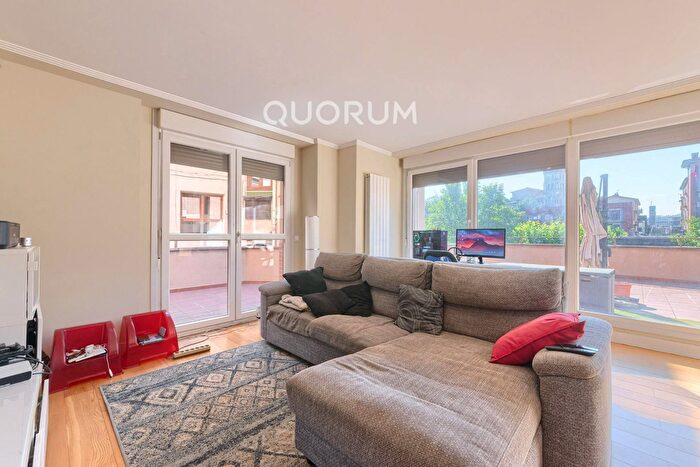 Casas en venta y pisos alquiler - 3